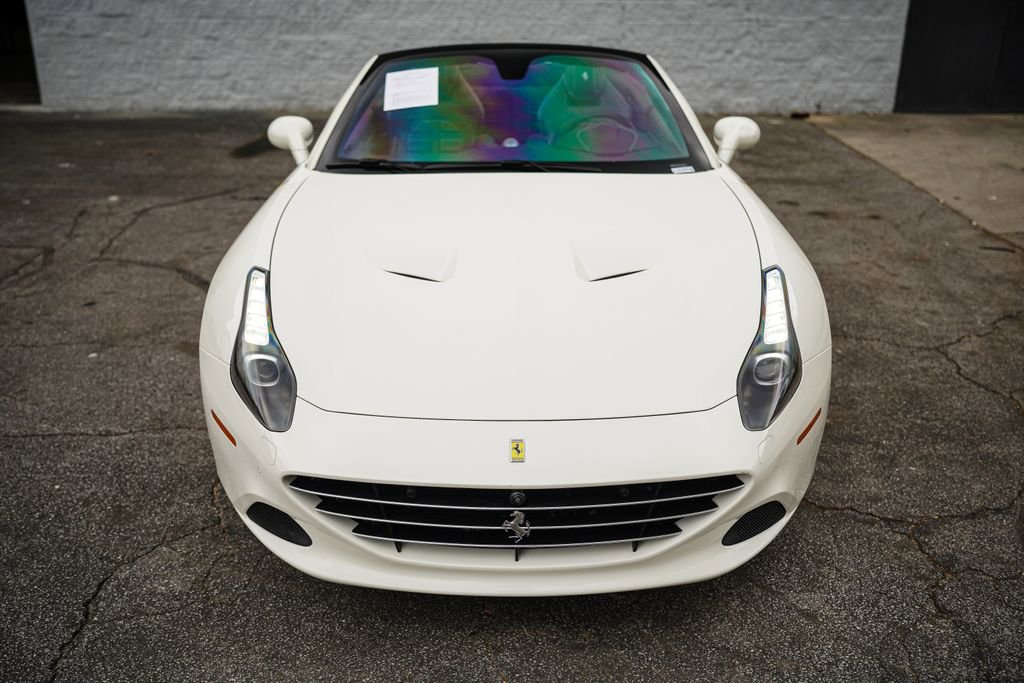 Used 2016 Ferrari California T image 6