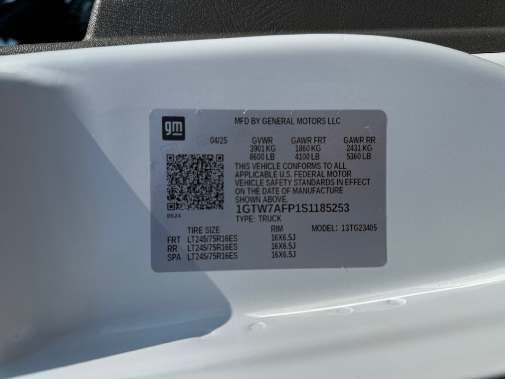 Used 2025 GMC Savana 2500 w/ Driver Convenience Package RWD image 20