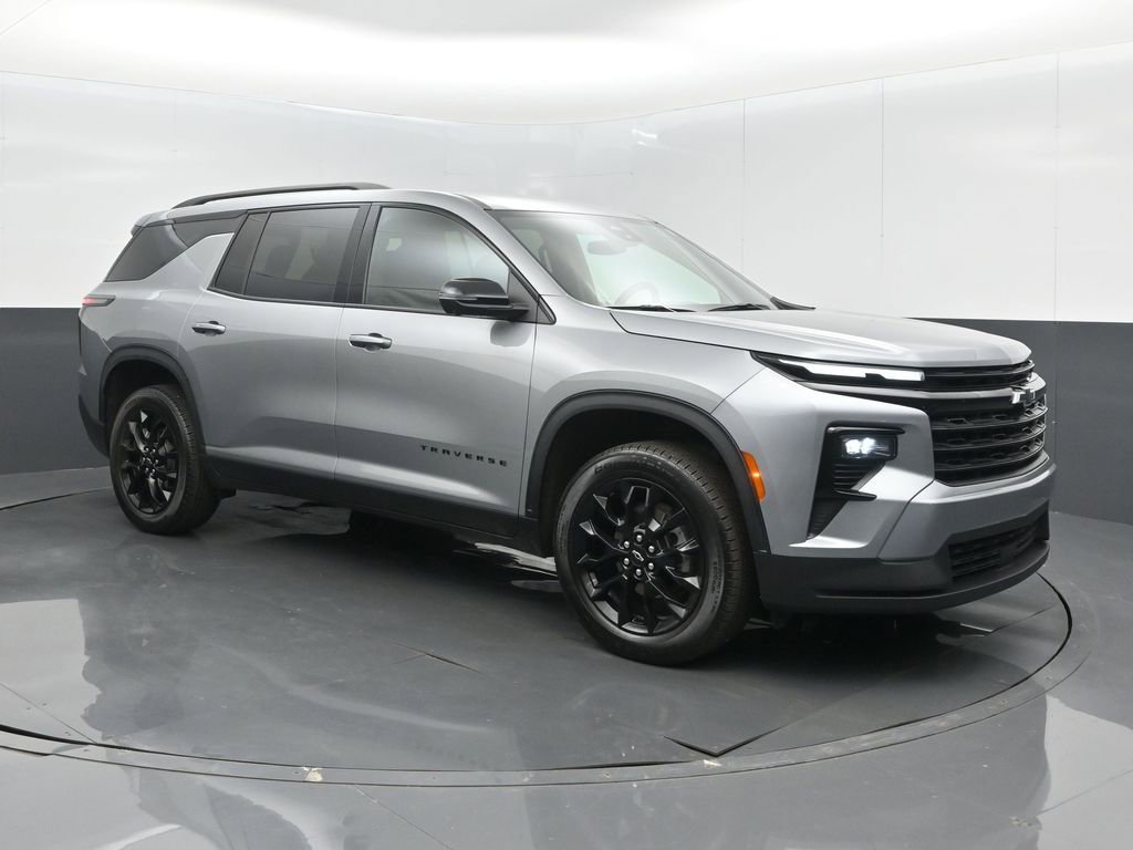 Used 2024 Chevrolet Traverse LT w/ Midnight/Sport Edition FWD image 28
