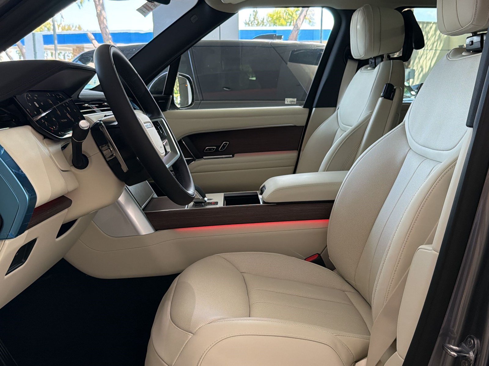 New 2026 Land Rover Range Rover SE AWD/4WD image 5
