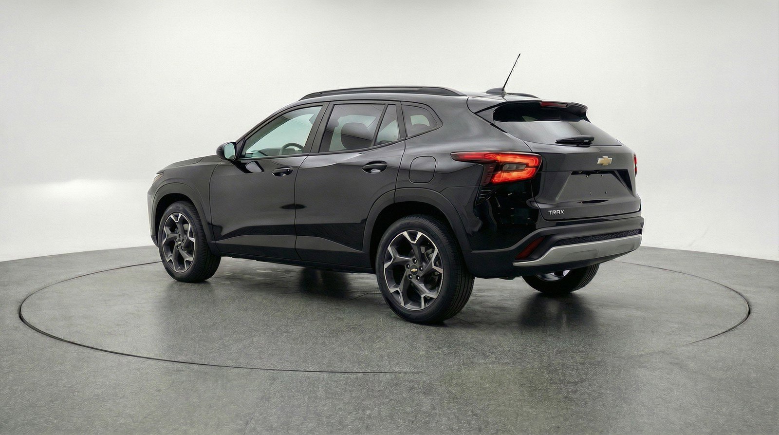 Used 2025 Chevrolet Trax LT image 6