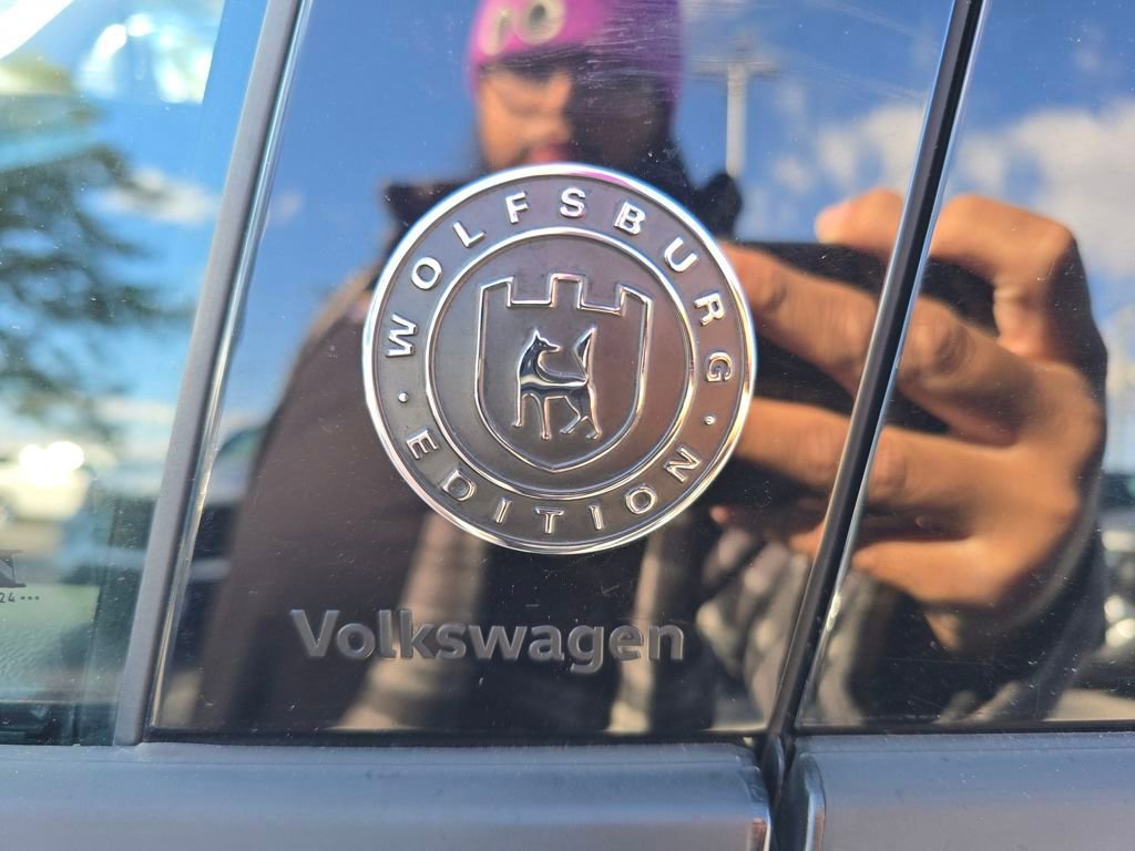 Used 2024 Volkswagen Tiguan Wolfsburg Edition image 31