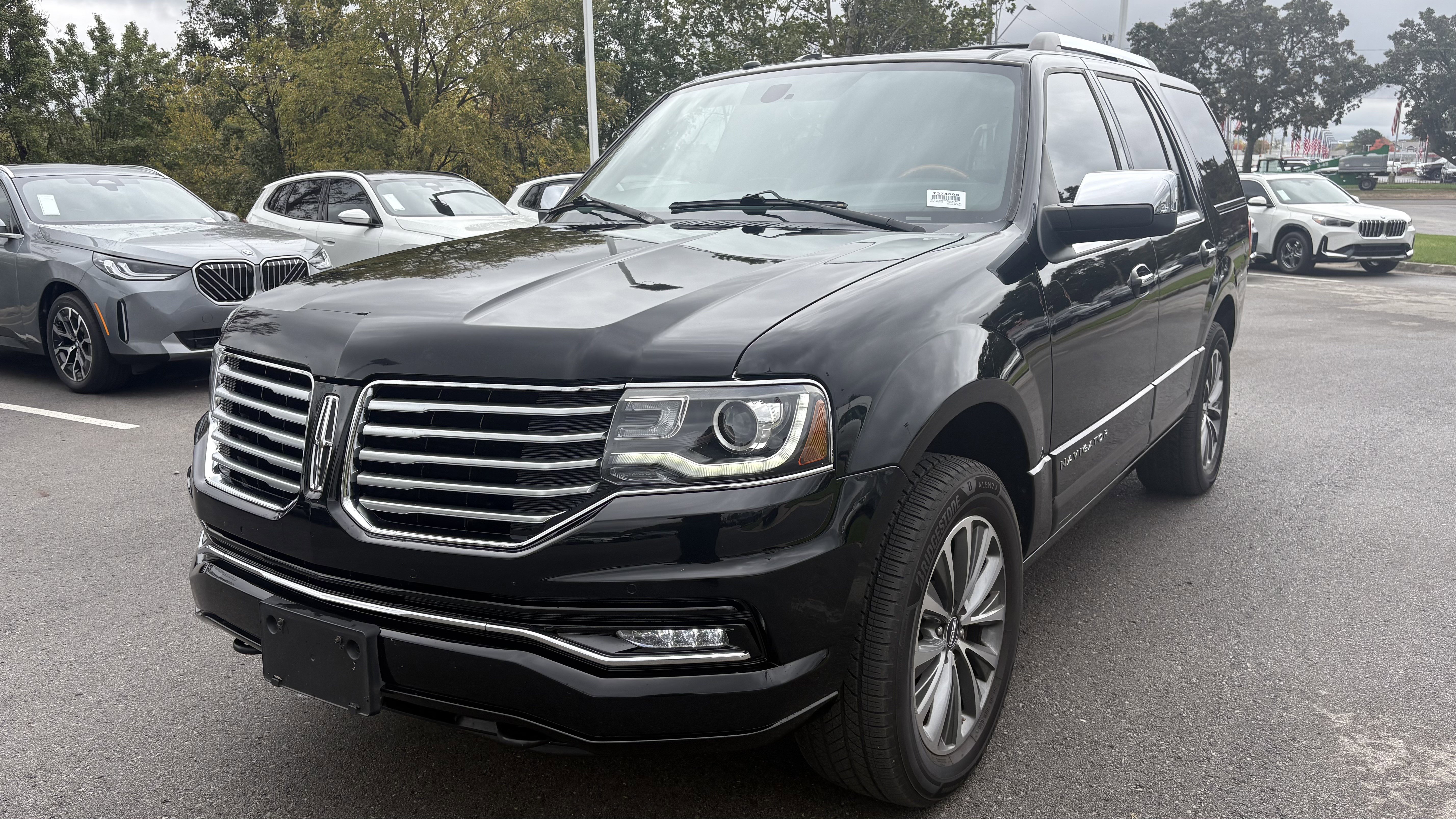 Used 2017 Lincoln Navigator Select image 5