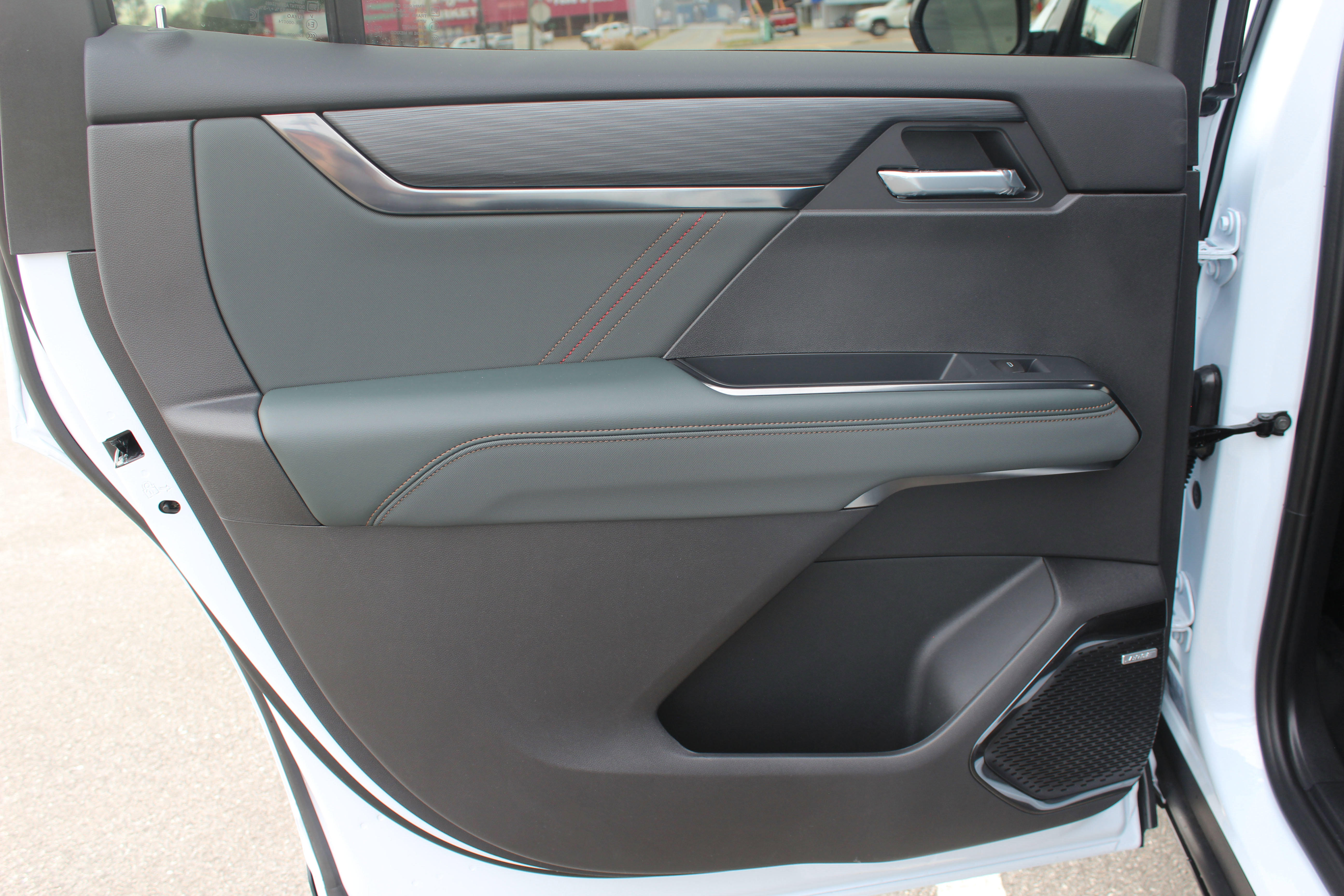 New 2026 GMC Acadia AT4 image 42