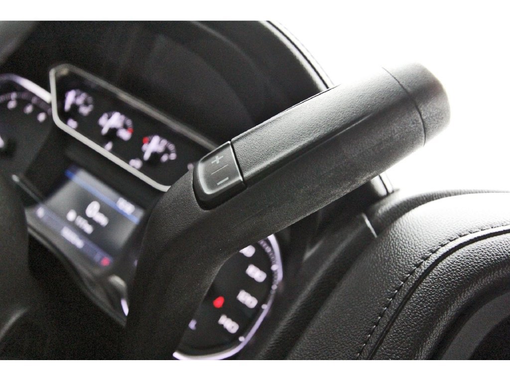 Used 2020 GMC Sierra 1500 SLT RWD image 18