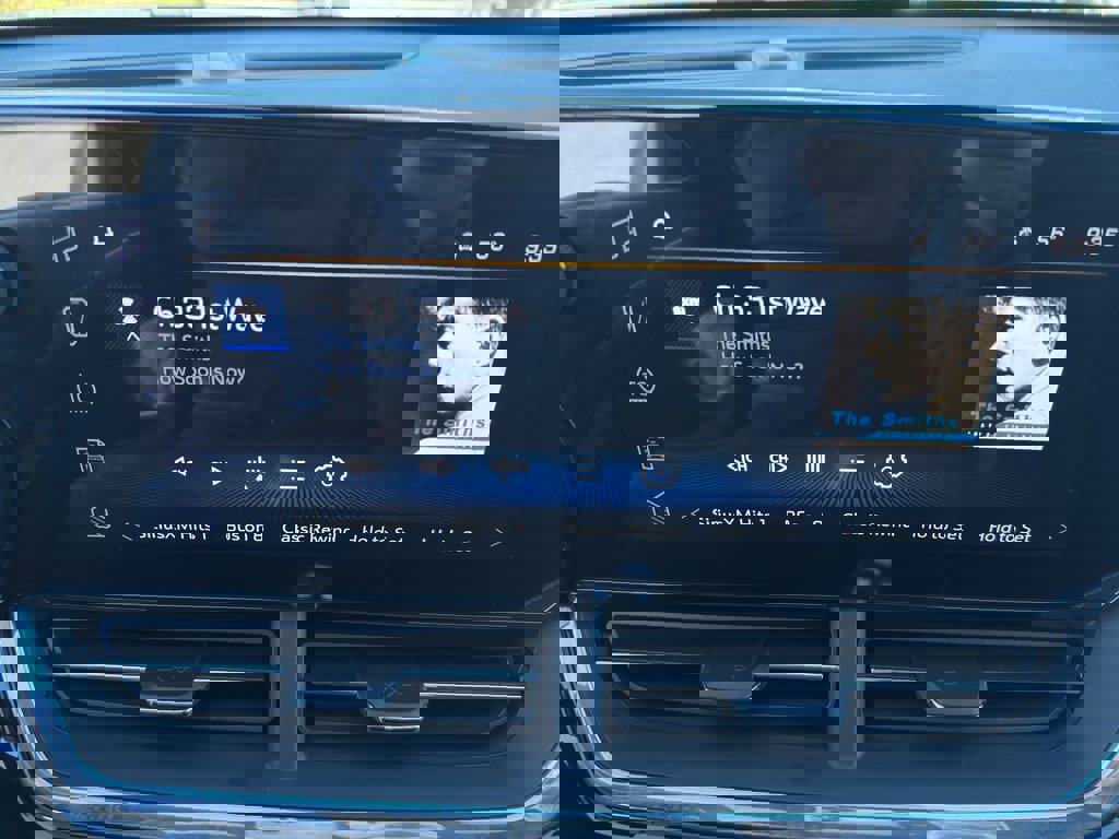 New 2026 Chevrolet Trax RS w/ Sunroof Package image 12