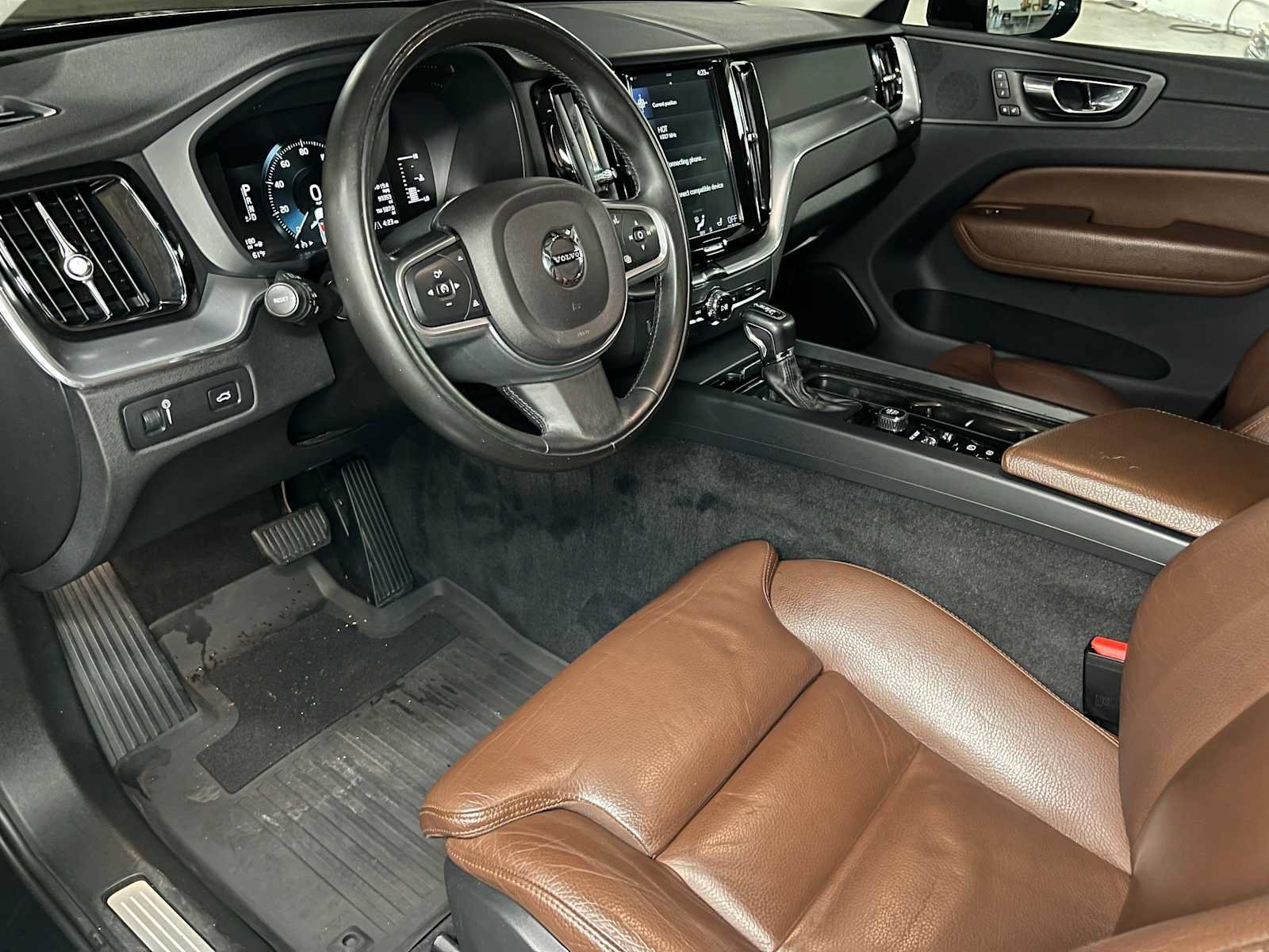 Used 2019 Volvo XC60 T5 Momentum w/ Protection Package Premier AWD/4WD image 30