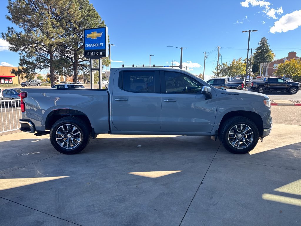 Used 2024 Chevrolet Silverado 1500 LT AWD/4WD image 6