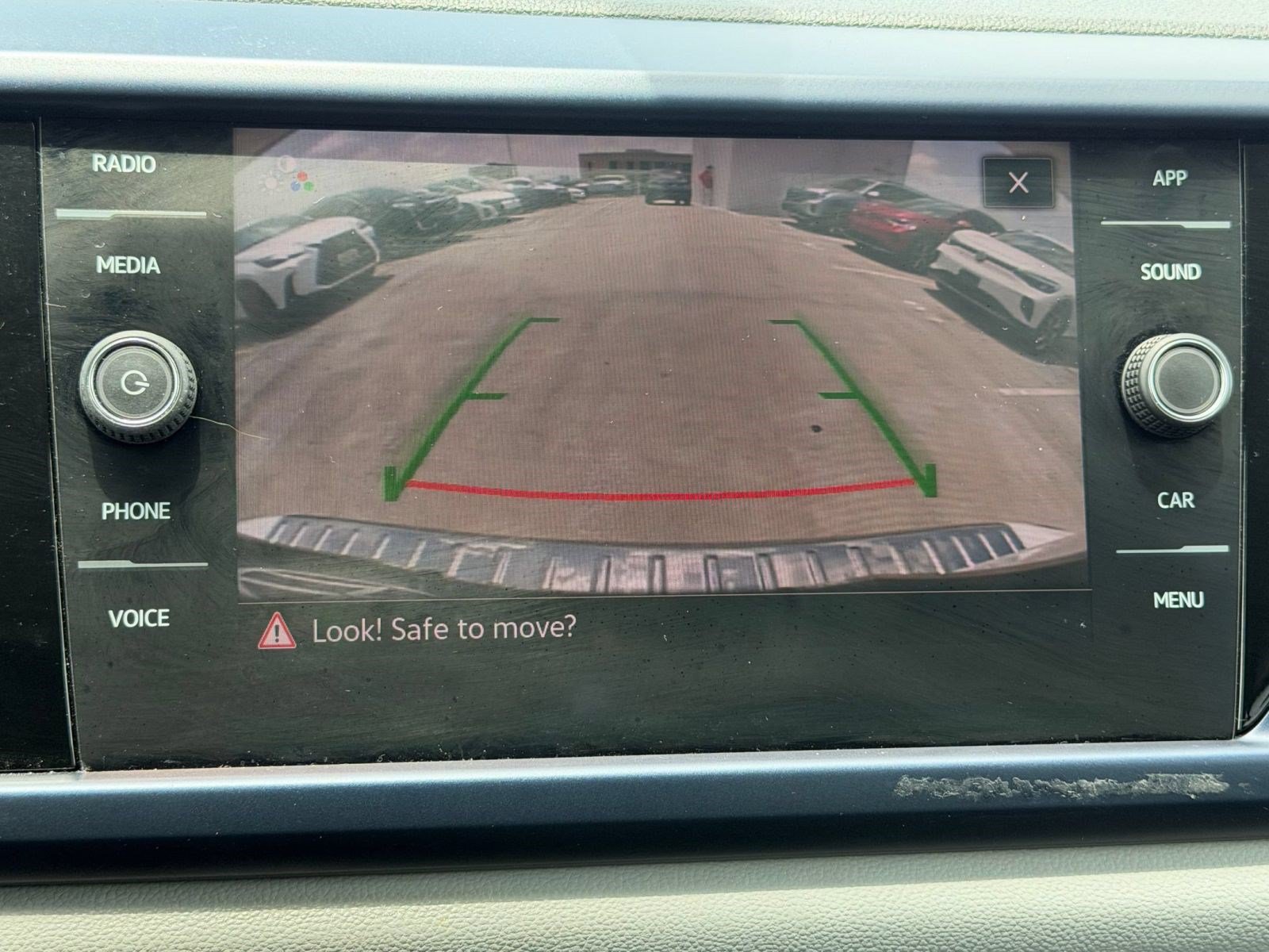 Certified 2022 Volkswagen Taos SE AWD/4WD image 16