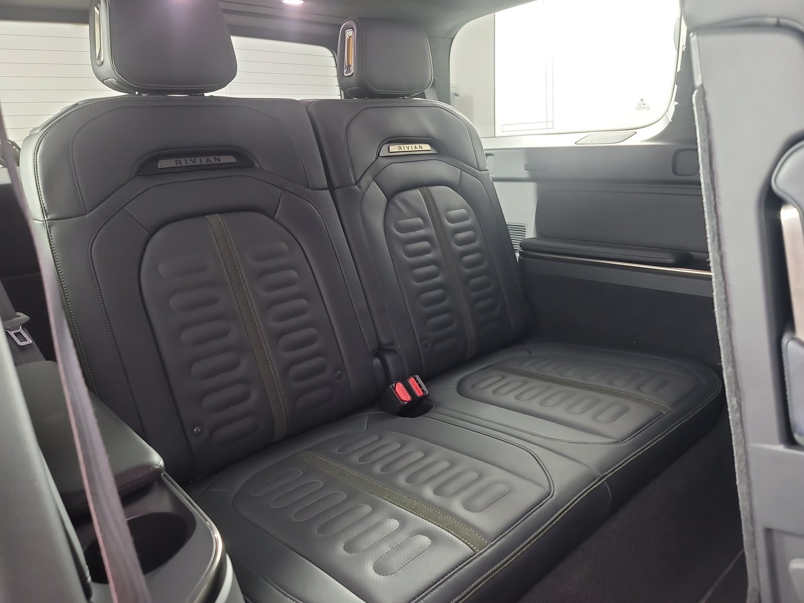 Used 2022 Rivian R1S Launch Edition Quad AWD/4WD image 25
