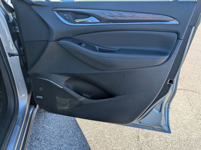 Used 2023 Buick Enclave Avenir w/ Avenir Technology Package image 40