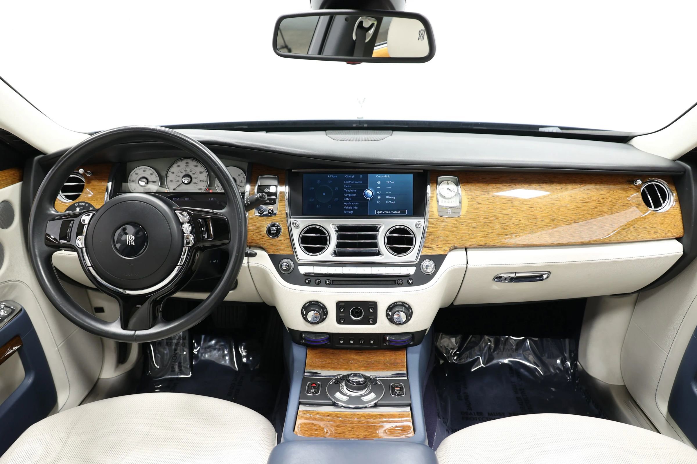 Used 2011 Rolls-Royce Ghost image 39