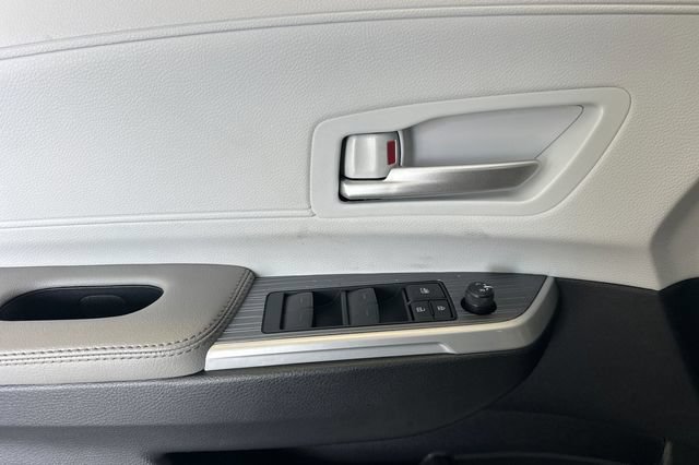 Certified 2026 Toyota Sienna XLE FWD image 14