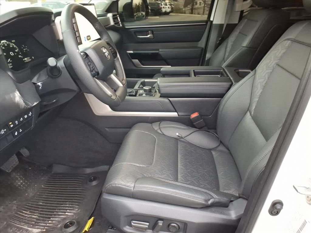 Used 2024 Toyota Tundra Limited image 5