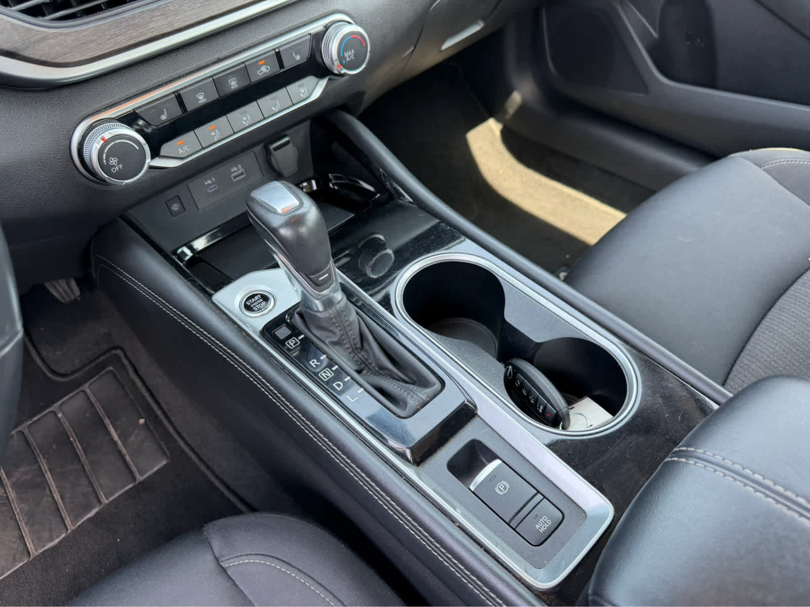 Used 2024 Nissan Altima 2.5 SV w/ SV Premium Package AWD/4WD image 19