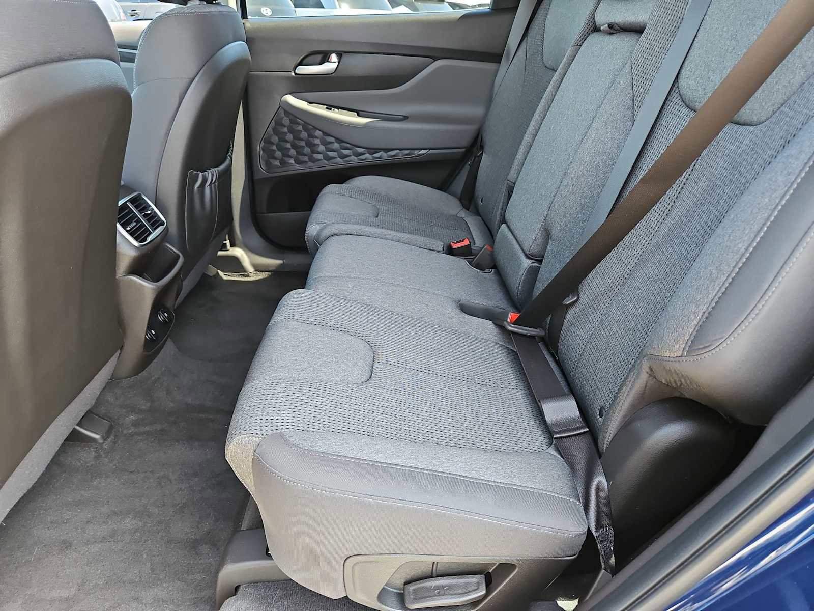 Used 2020 Hyundai Santa Fe SE w/ Cargo Package image 19