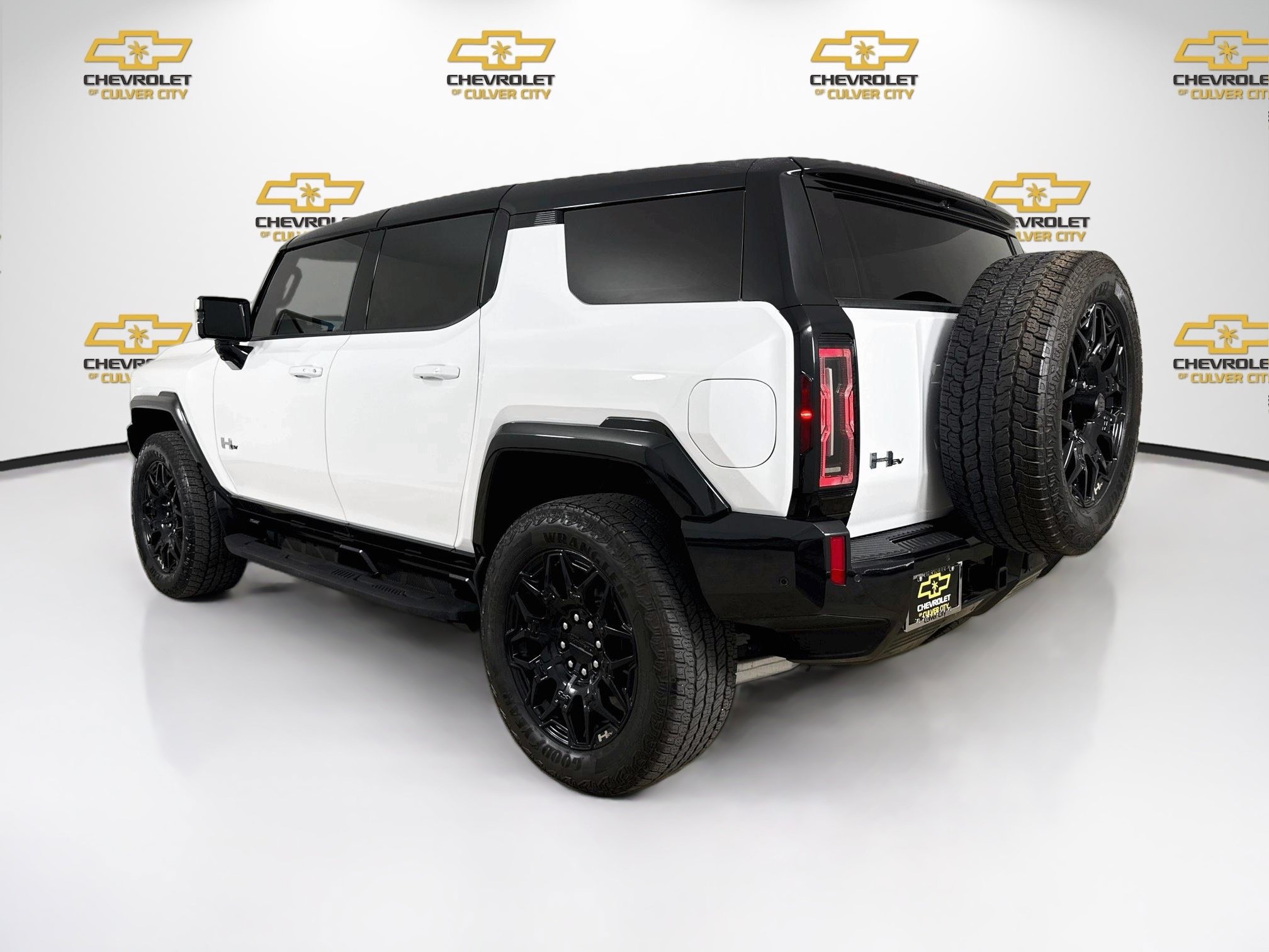 Used 2025 GMC Hummer EV 2X AWD/4WD image 6