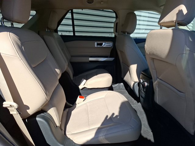 Certified 2023 Ford Explorer Limited w/ Limited Technology Package RWD image 34
