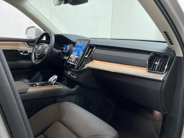 Used 2025 Volvo XC90 B6 Plus AWD/4WD image 27