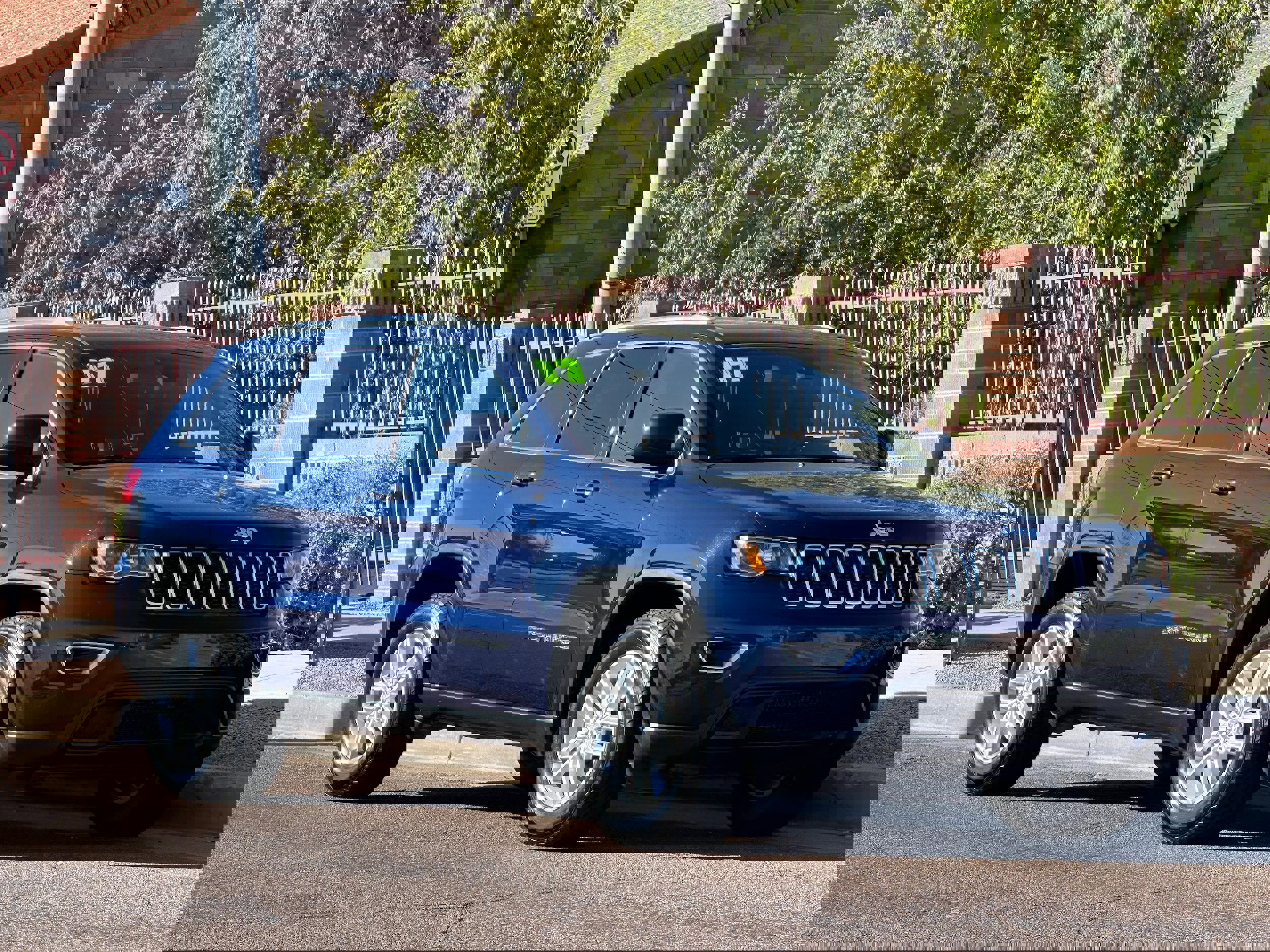 Used 2017 Jeep Grand Cherokee Laredo w/ Quick Order Package 23E image 8