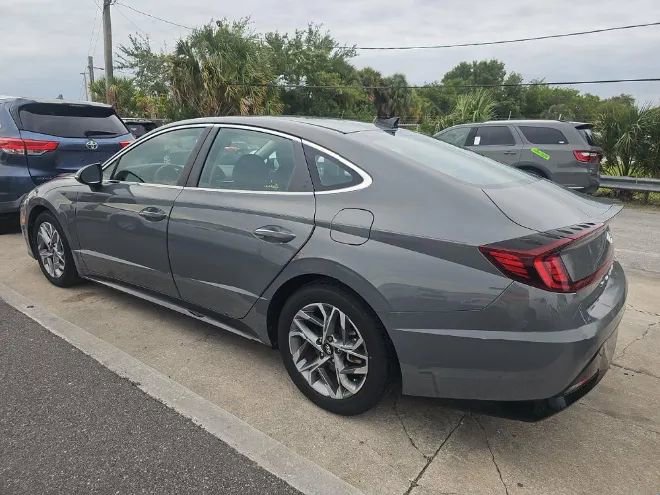 Used 2020 Hyundai Sonata SEL w/ Convenience Package FWD image 2
