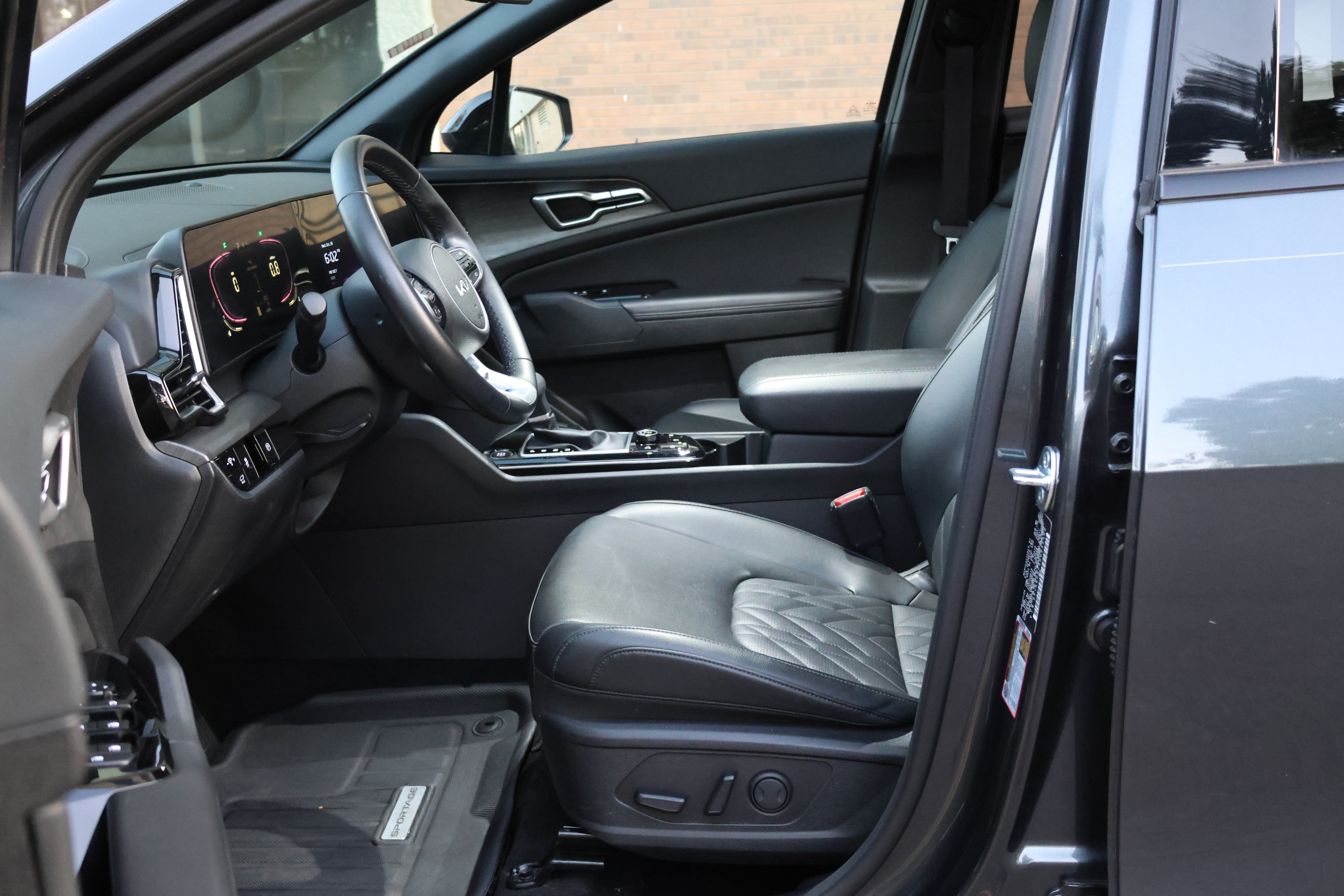 Used 2024 Kia Sportage X-Line w/ X-Line Premium Package AWD/4WD image 23