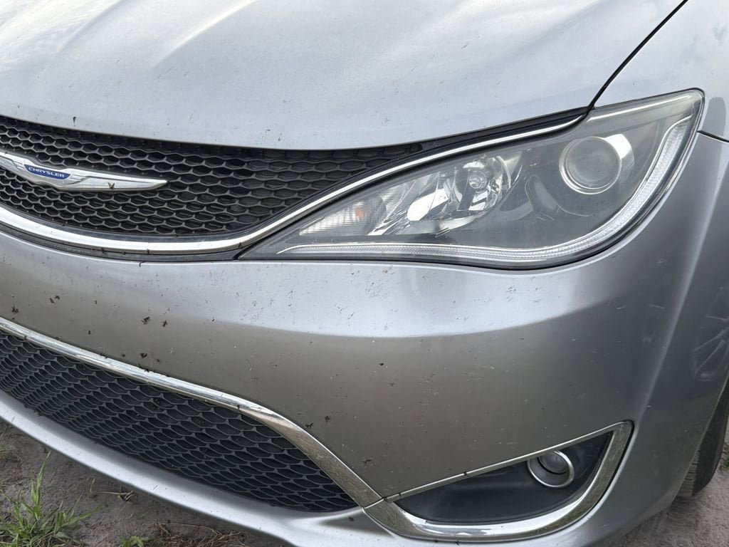 Used 2019 Chrysler Pacifica Touring-L FWD image 4