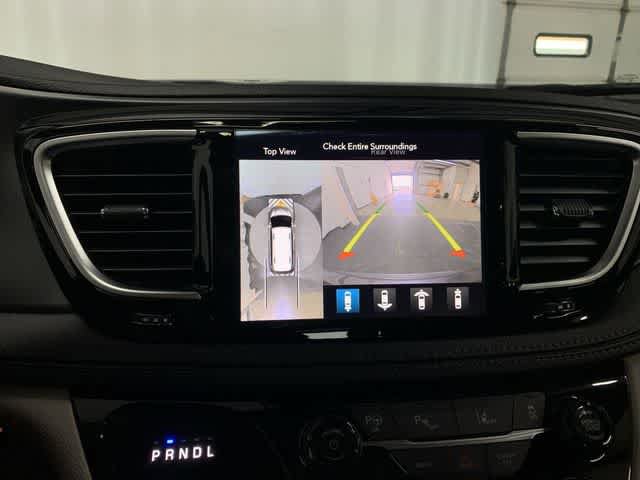 Used 2020 Chrysler Pacifica Limited w/ Advanced Safetytec Group FWD image 13