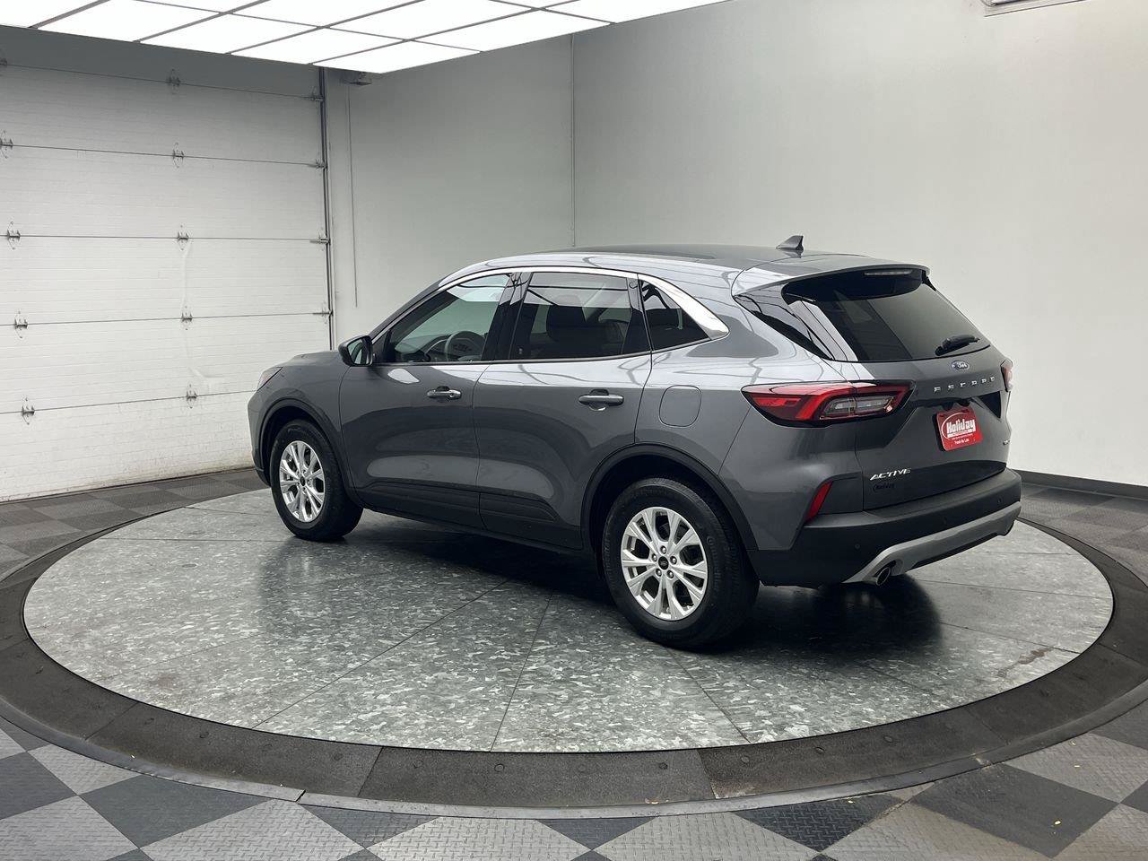Certified 2023 Ford Escape Active w/ Tech Pack #1 AWD/4WD image 2