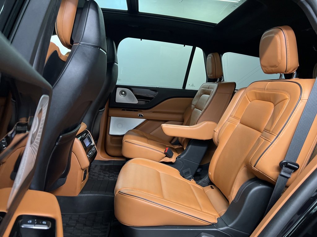 Certified 2023 Lincoln Aviator Black Label w/ Jet Package image 32