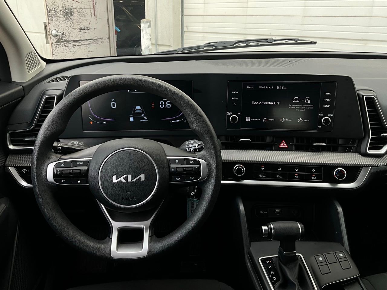 Used 2025 Kia Sportage LX image 13