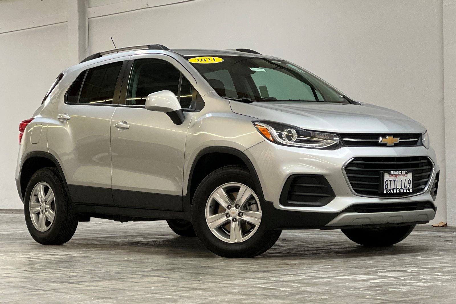 Used 2021 Chevrolet Trax LT image 2