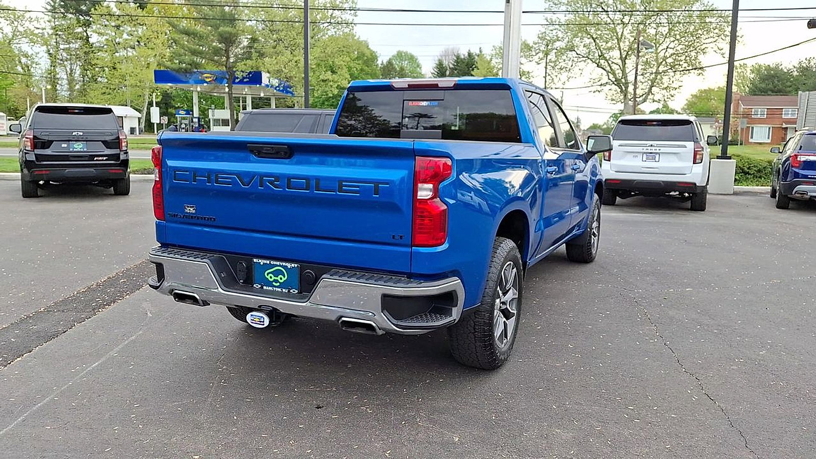 Certified 2022 Chevrolet Silverado 1500 LT w/ Z71 Off-Road Package AWD/4WD image 2