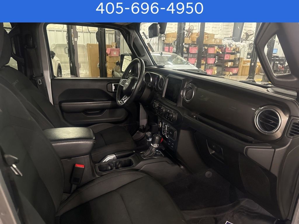 Used 2018 Jeep Wrangler Unlimited Sahara image 27