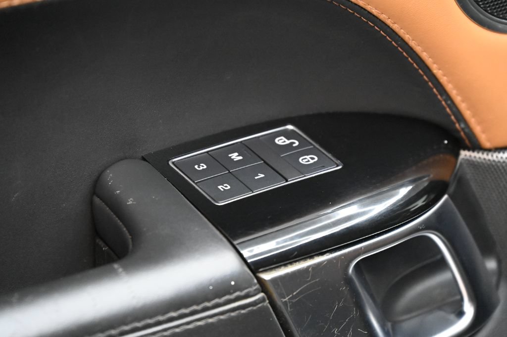 Used 2019 Land Rover Range Rover Sport Supercharged AWD/4WD image 18