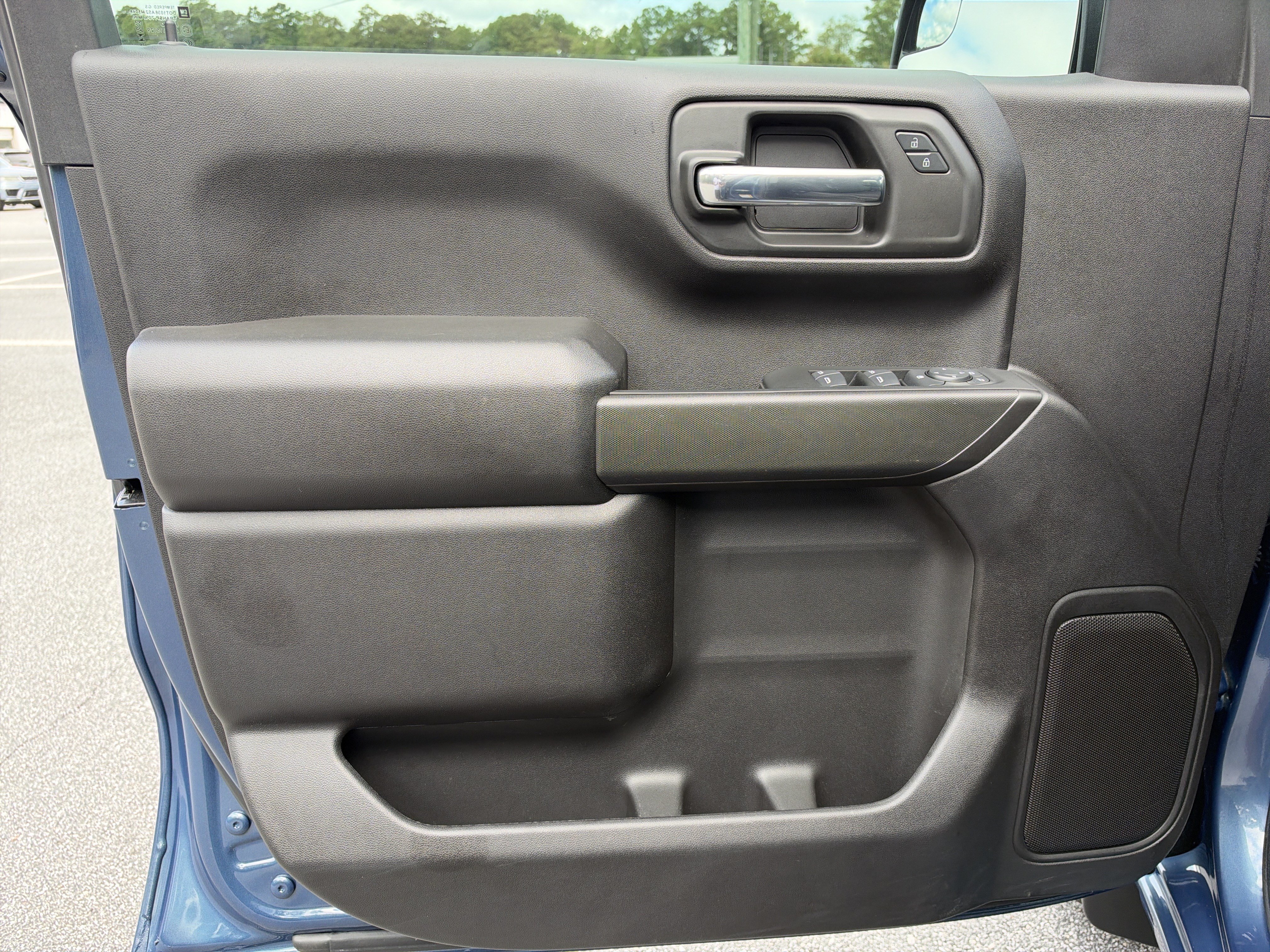 Used 2024 Chevrolet Silverado 1500 Custom w/ Turbomax Blackout Package AWD/4WD image 12