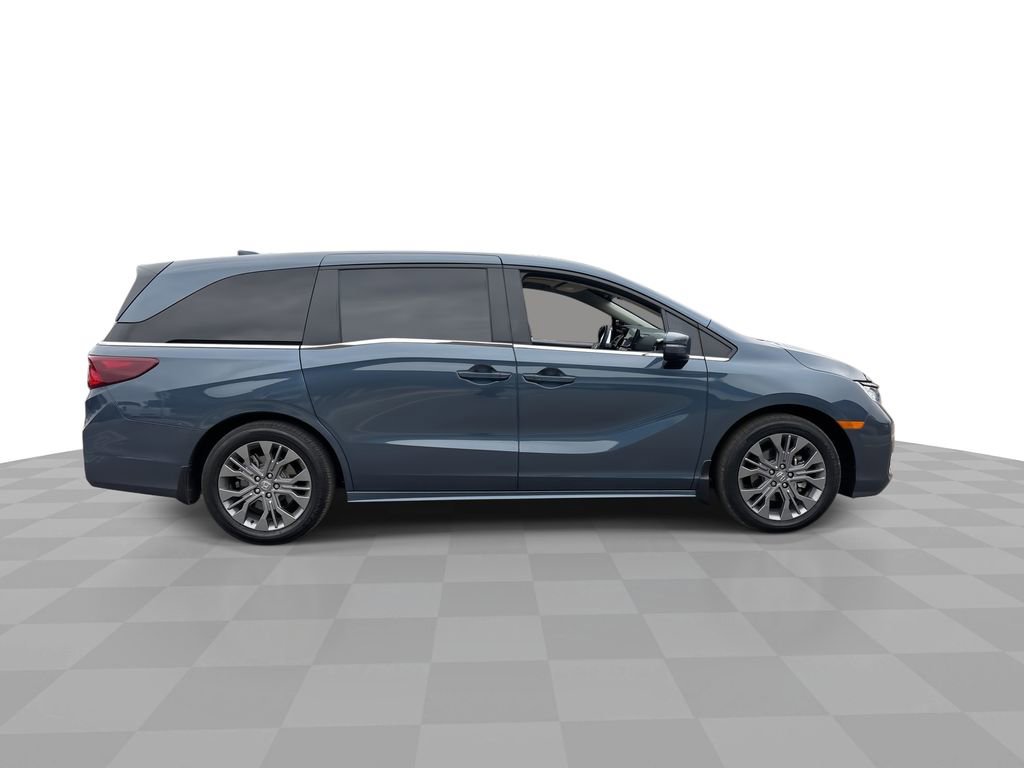 Used 2025 Honda Odyssey Touring image 2