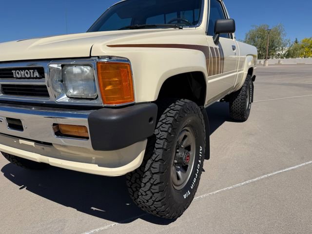 Used 1987 Toyota Pickup 4x4 Regular Cab image 13
