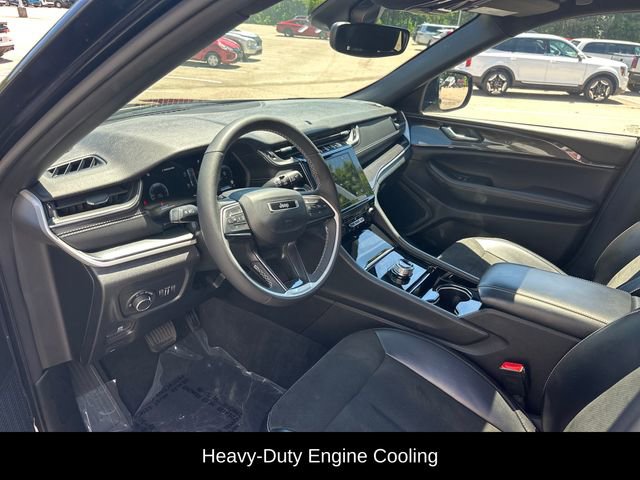Used 2023 Jeep Grand Cherokee Altitude AWD/4WD image 7