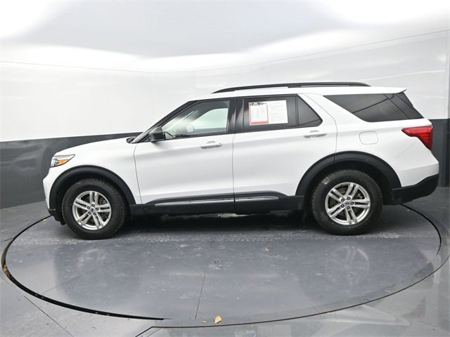Used 2023 Ford Explorer XLT w/ Equipment Group 202A image 4