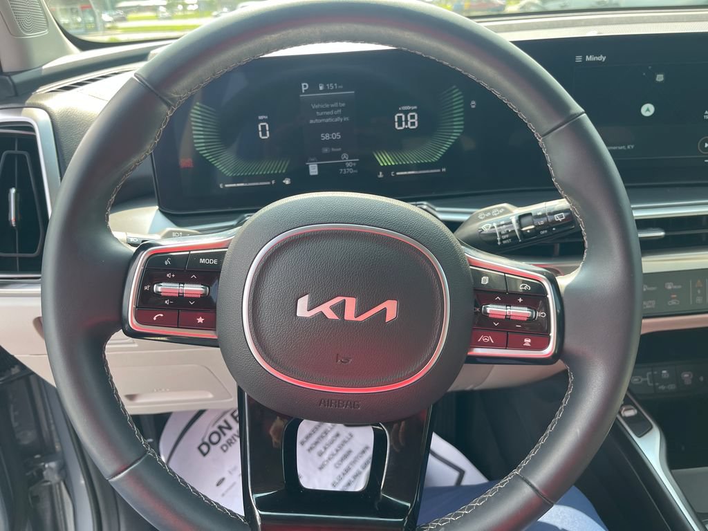 Used 2025 Kia Sorento EX w/ Panoramic Sunroof Package FWD image 17