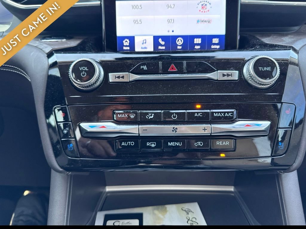 Used 2023 Ford Explorer Platinum w/ Technology Package AWD/4WD image 11