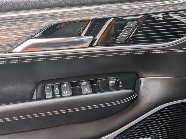 Used 2022 Jeep Wagoneer Series III w/ Premium Group I image 12