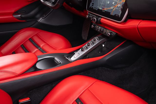 Used 2019 Ferrari Portofino RWD image 55