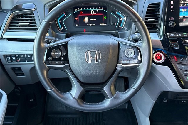 Used 2023 Honda Odyssey Touring image 17