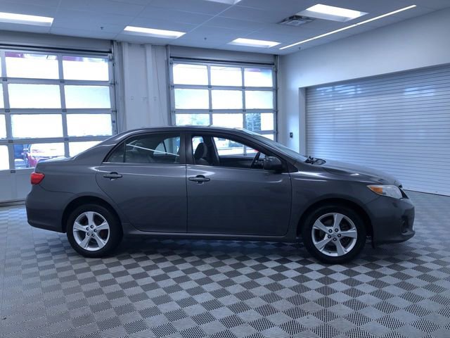 Used 2013 Toyota Corolla LE w/ Premium Pkg FWD image 32
