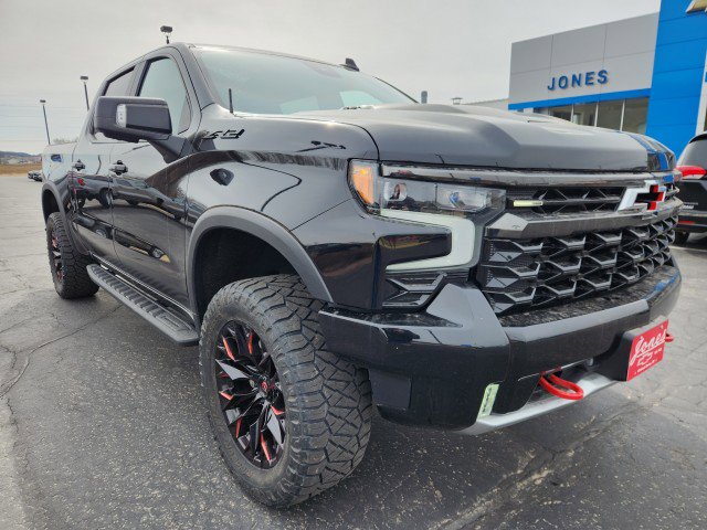 Used 2024 Chevrolet Silverado 1500 ZR2 w/ Technology Package image 7