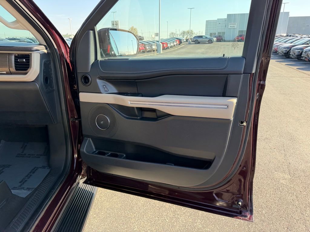 Used 2024 Ford Expedition Limited image 26