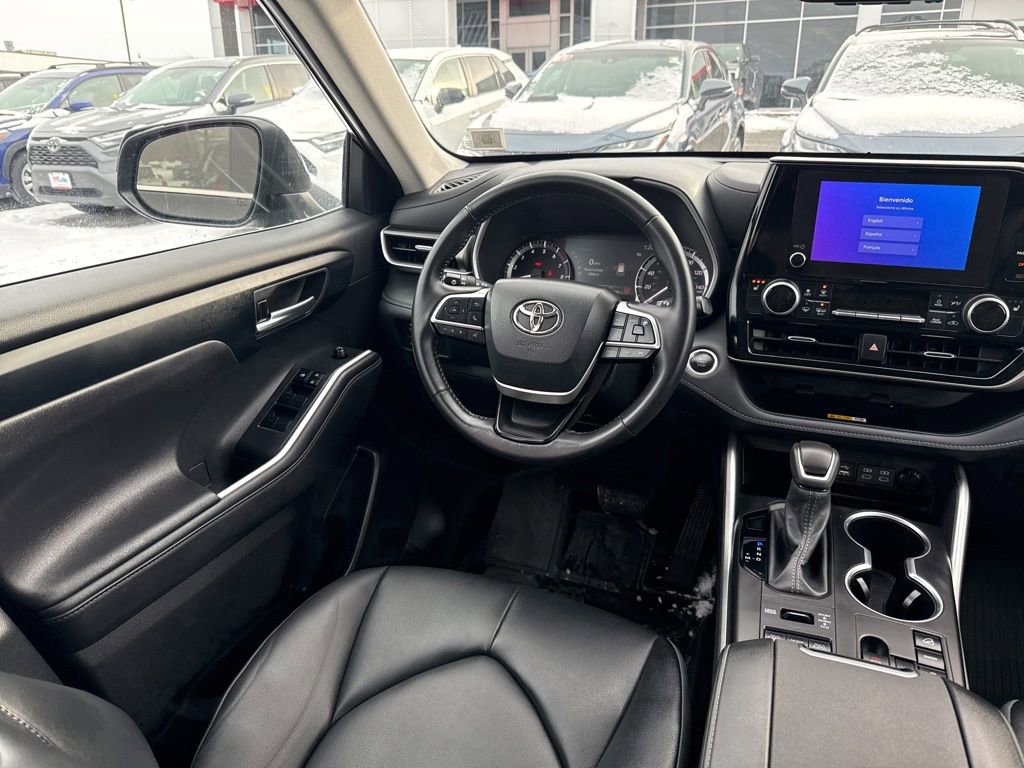 Used 2024 Toyota Highlander XLE image 10