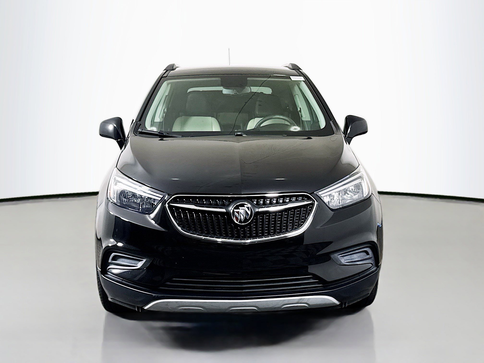 Used 2021 Buick Encore Preferred AWD/4WD image 2